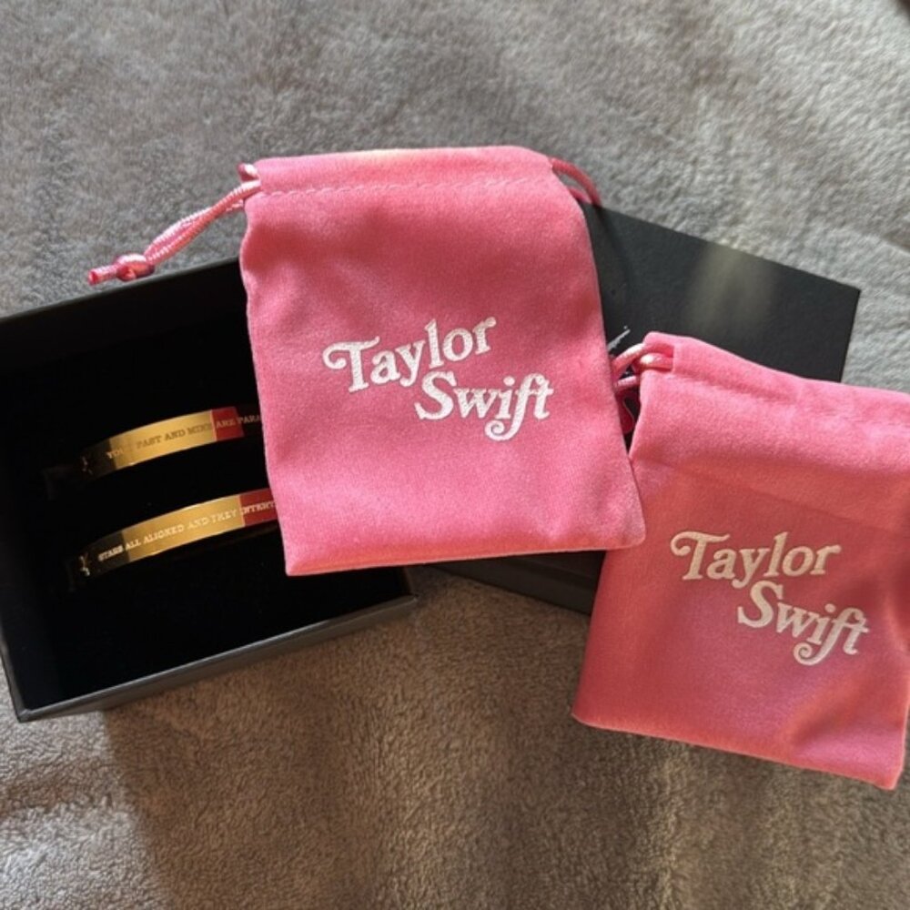 Taylor Swift 'Stars All Aligned' Bracelet Set